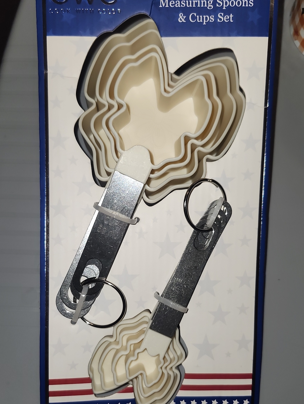 Cream Bow-Shaped Measuring Spoons & Cups Set - (Brand Unspecified)